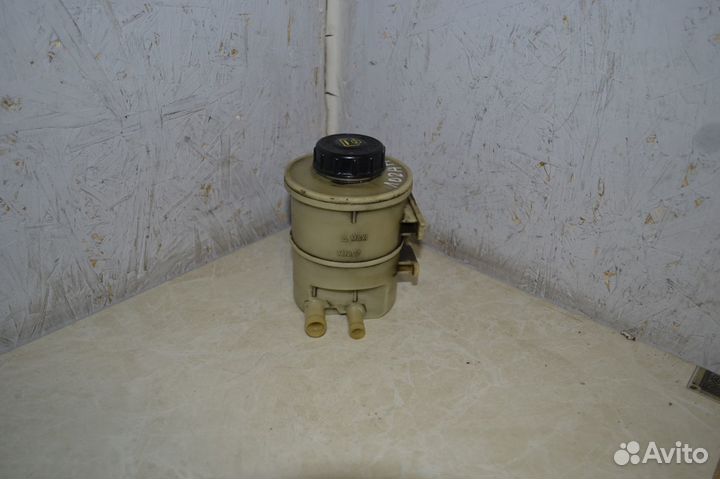 Бачок гур Renault Logan