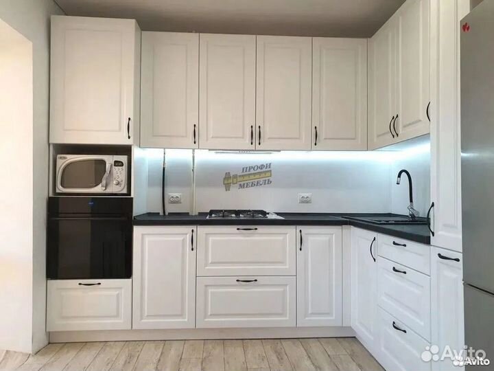 Кухня белая