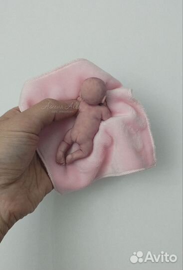 Авторский силиконовый пупсик 7 см без швов