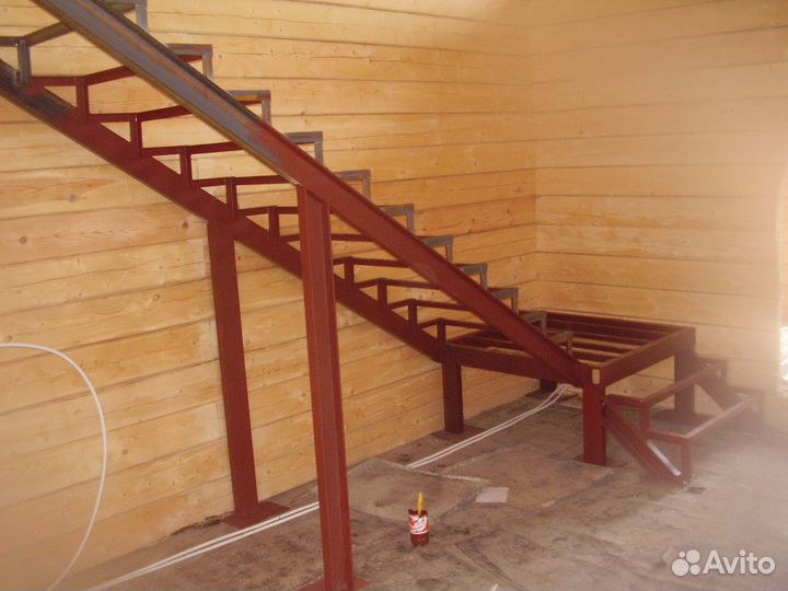 Металлокаркас лестниц