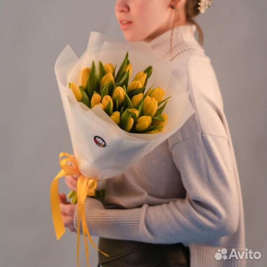 Букет желтых тюльпанов