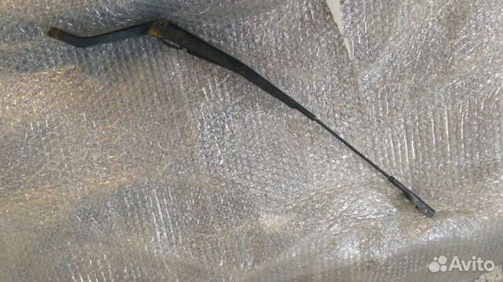 Поводок стеклоочистителя передний правый Ford