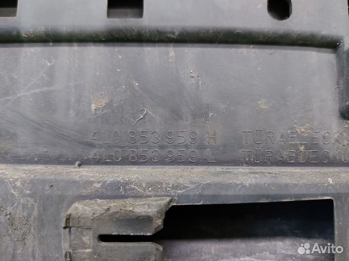 Молдинг двери передний левый Audi Q7 4LB ccma 2009