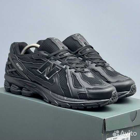 Новинка New Balance 1906