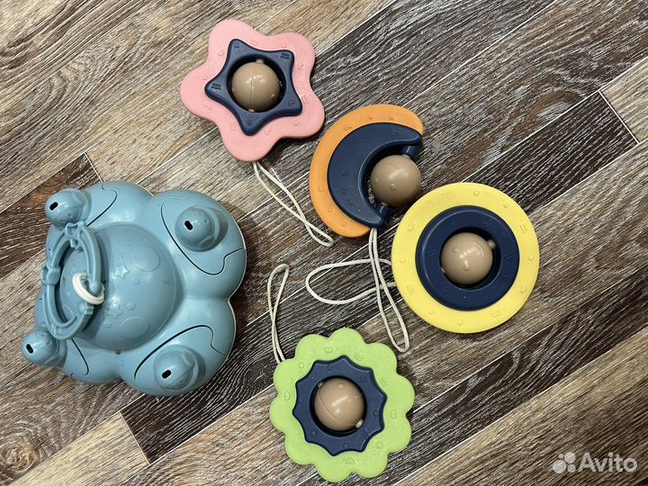 Мобиль на кроватку жирафик