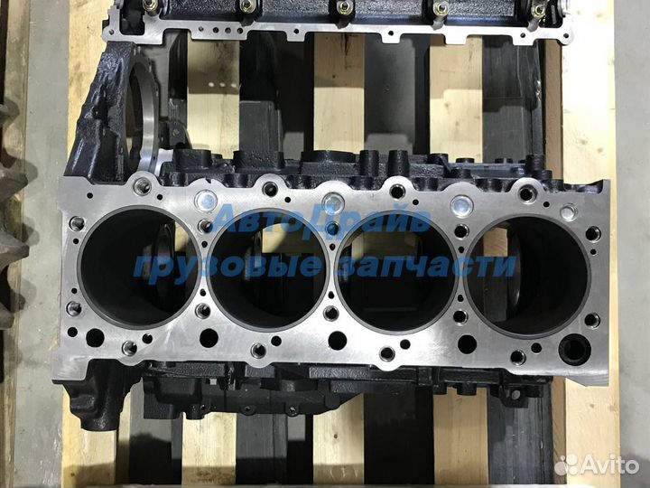 Блок цилиндров Исузу двигателя 4HK1-T голый