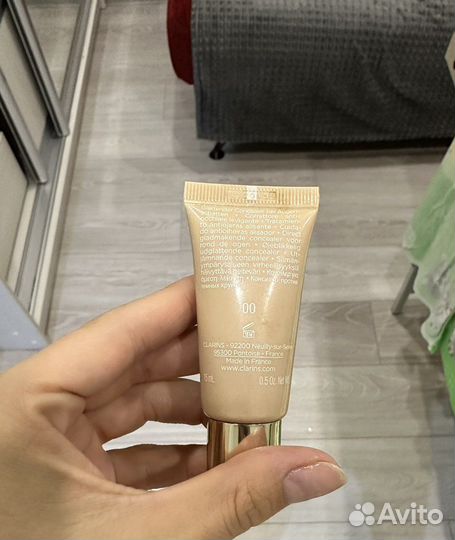 Консилер clarins