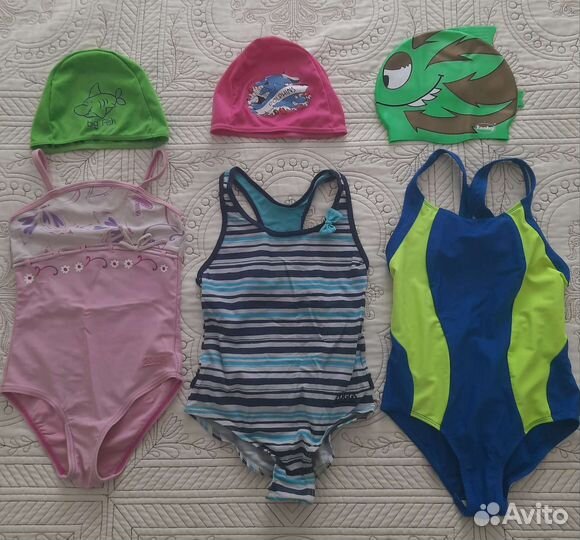 Шапочки и купальники р. 116, 122