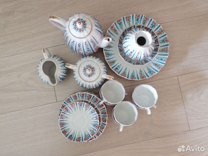 Набор столовой посуды новый