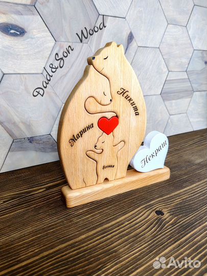 Семейная статуэтка из дерева. Медведи