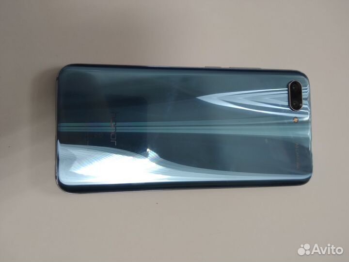 HONOR 10, 4/64 ГБ