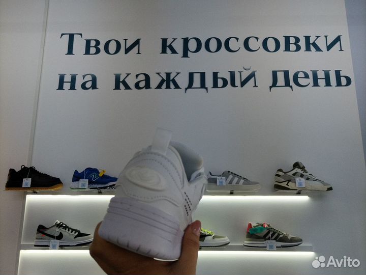 Кроссовки adidas