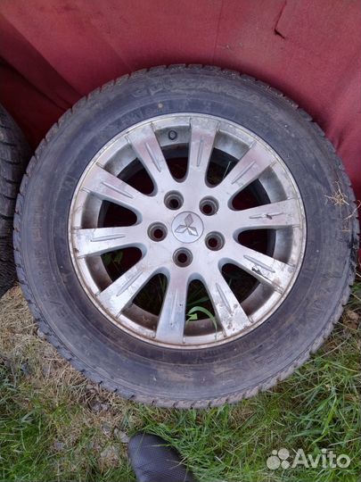 Bridgestone Ice Cruiser 7000 215/60 R16