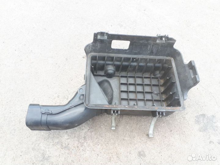 Корпус воздушного фильтра Mitsubishi Lancer IX