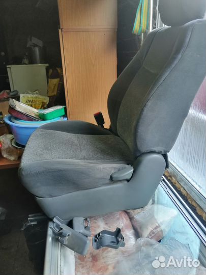 Сиденье переднее toyota land cruiser prado 120