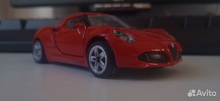 Модель автомобиля alfa romeo 4c