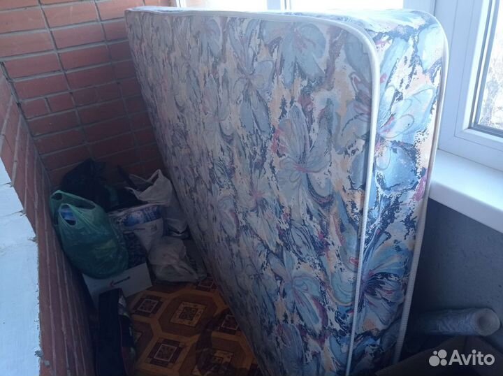 Матрас 140х200 бу