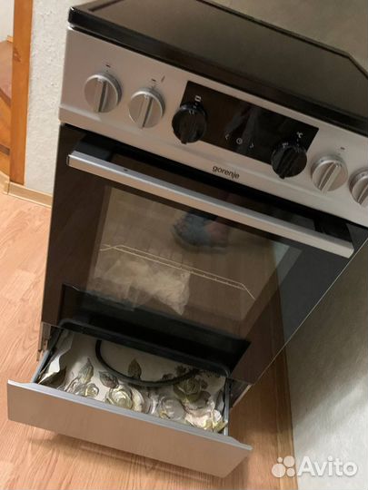 Электрическая плита с духовкой Gorenje