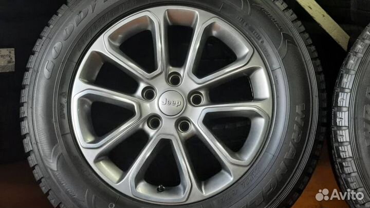 Jeep Grand Cherokee Goodyear Wrangler 265/60 R18