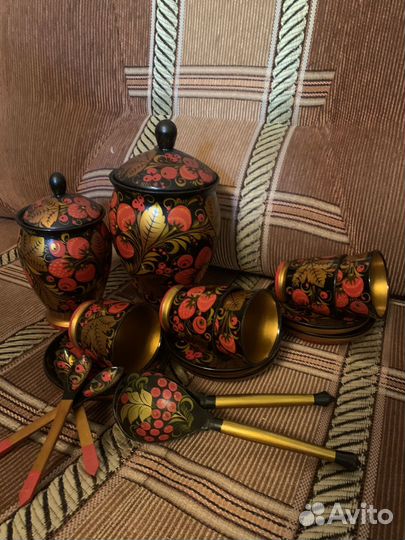 Деревянная посуда и матрешка