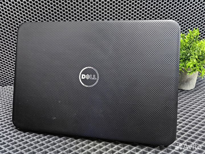 Ноутбук Dell (Core i5/2 видеокарты)