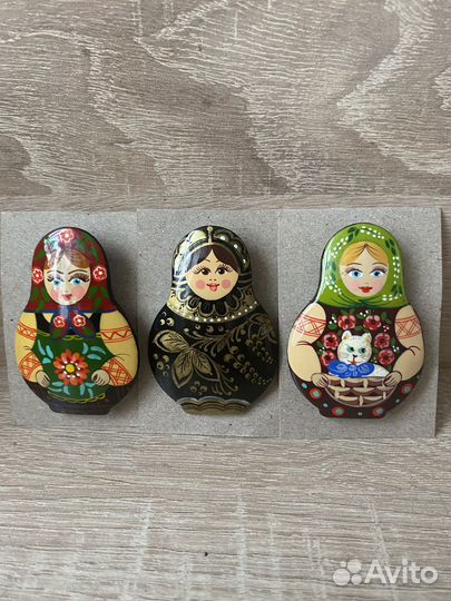 Брошки матрешки
