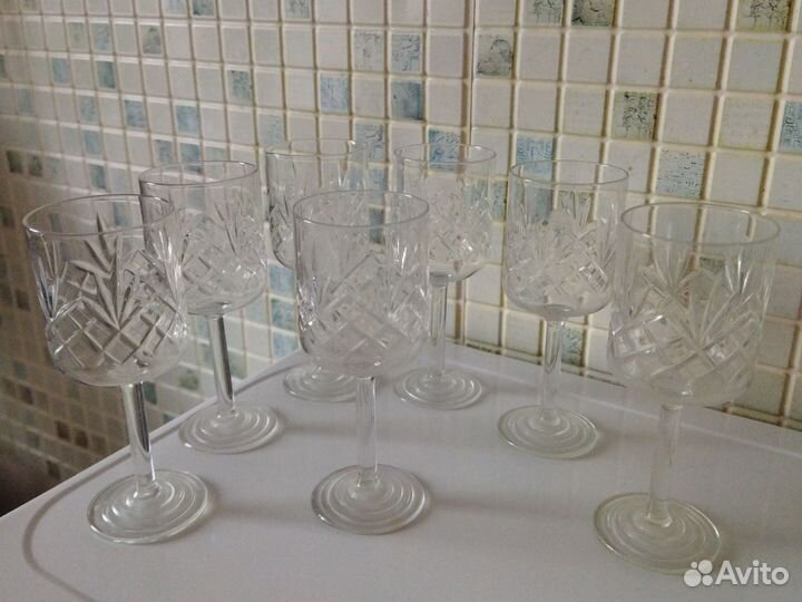 Хрустальные рюмки вазочка