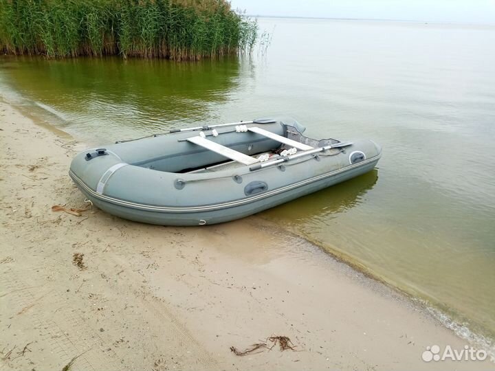 Продам лодку Silverado 40S