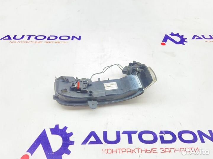 Повторитель поворота левый Mercedes E W211