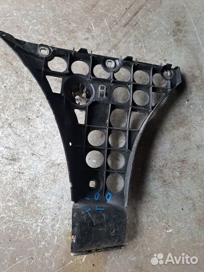 Крепления заднего бампер левый бмв е60