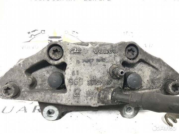 Суппорт тормозной передний правый Volvo XC90