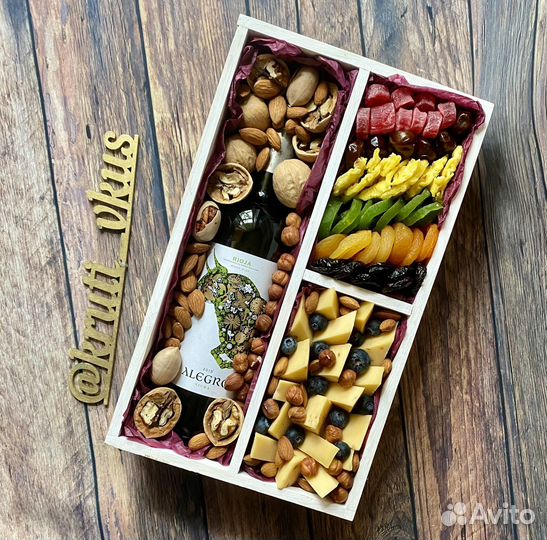 Подарочные боксы и ящики