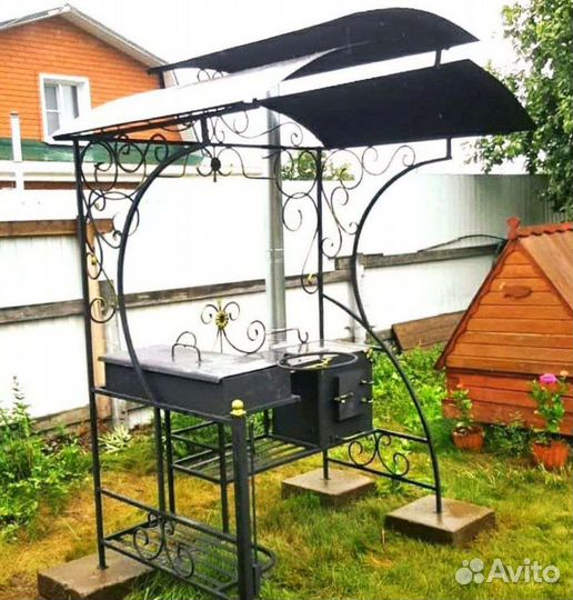 Мангал с крышей
