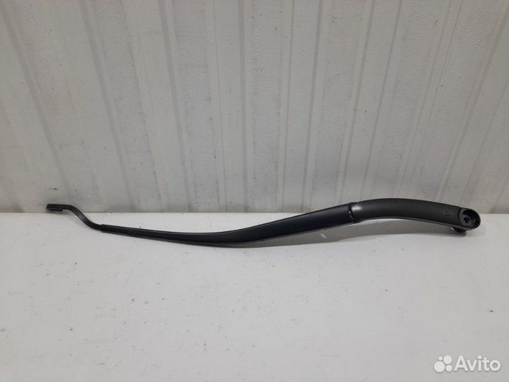 Поводок стеклоочистителя передний правый Kia Rio