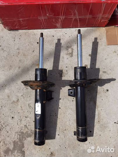 Стойки передние VW Tiguan 2 2.0