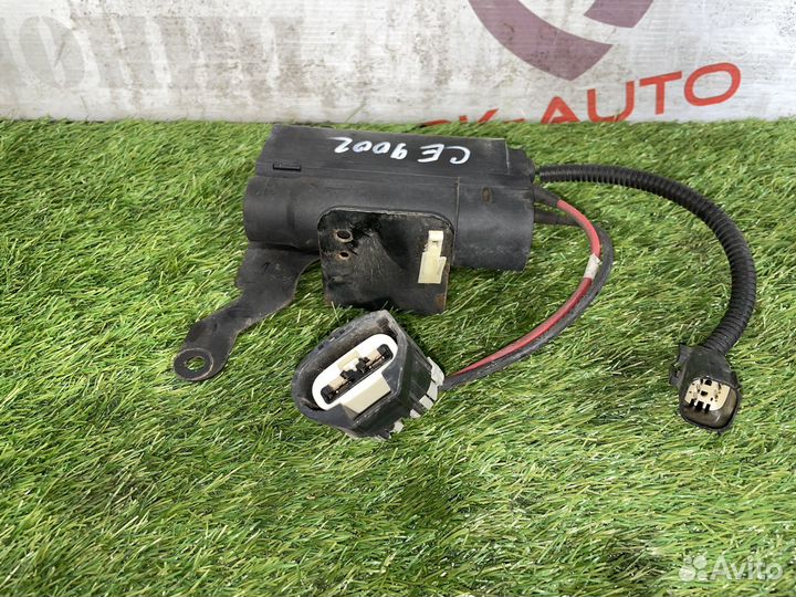 Насос (моторчик) омывателя стекла Cadillac Escalad