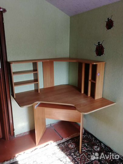 Компьютерный стол