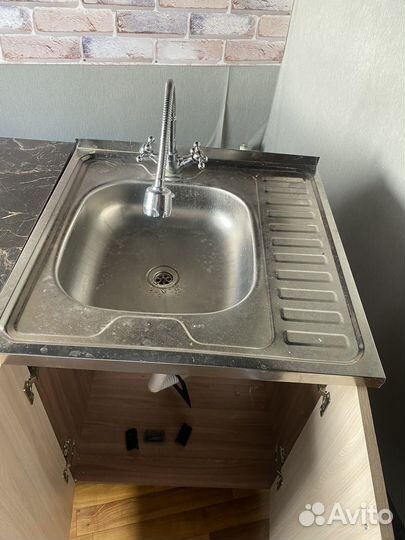 Мойка накладная