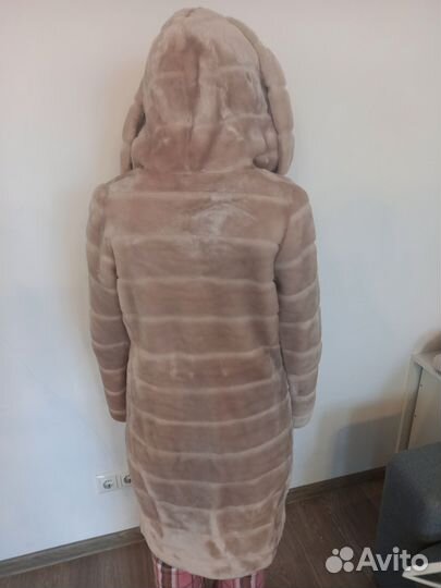 Шуба мутоновая с капюшоном светлобежевая