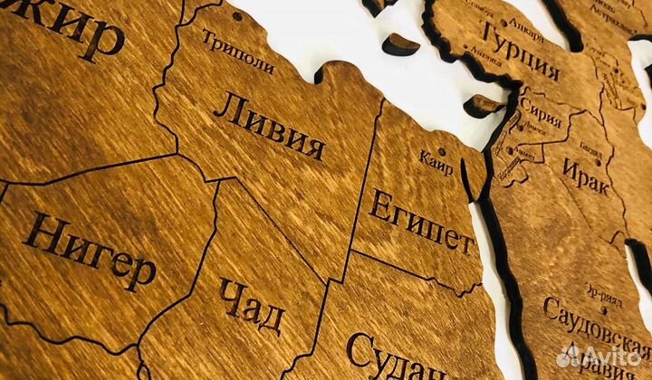 Карта мира(1 уровень)на дистанционных держателях