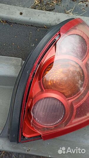 Фонарь задний правый Ниссан Альмера h16 хэтчбек