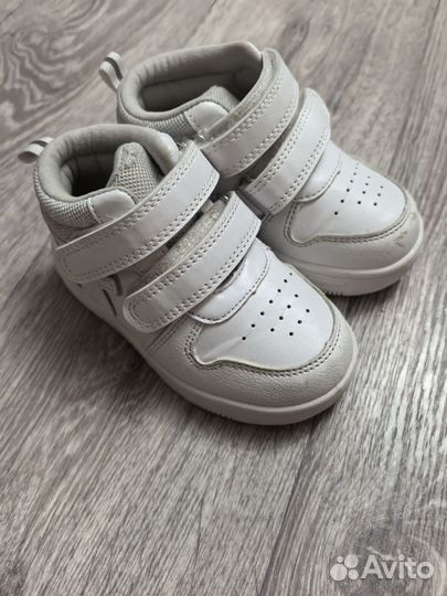 Кроссовки для девочки 22