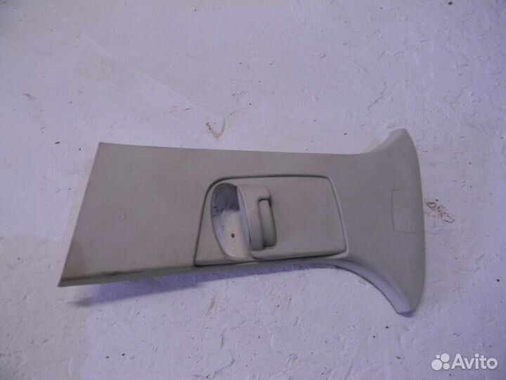 Обшивка стойки Focus III 2011