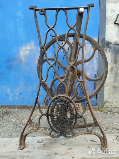 Станина от швейной машинки зингер