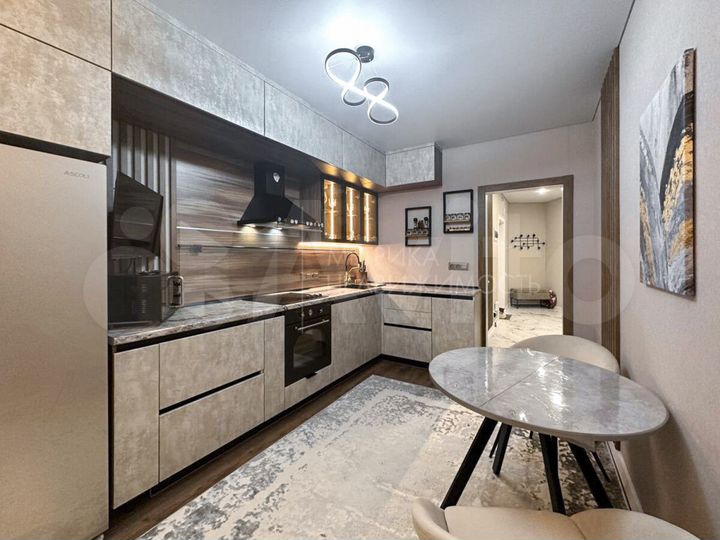 2-к. квартира, 60 м², 7/14 эт.