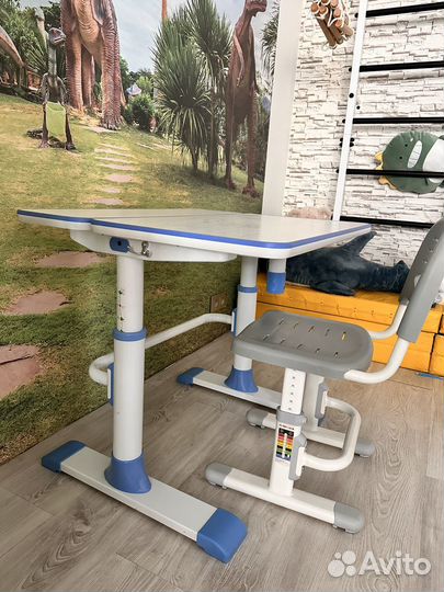 Растущая парта и стул