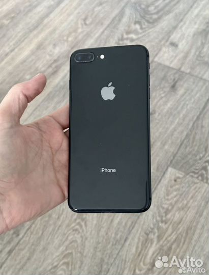 iPhone 8 Plus, 64 ГБ