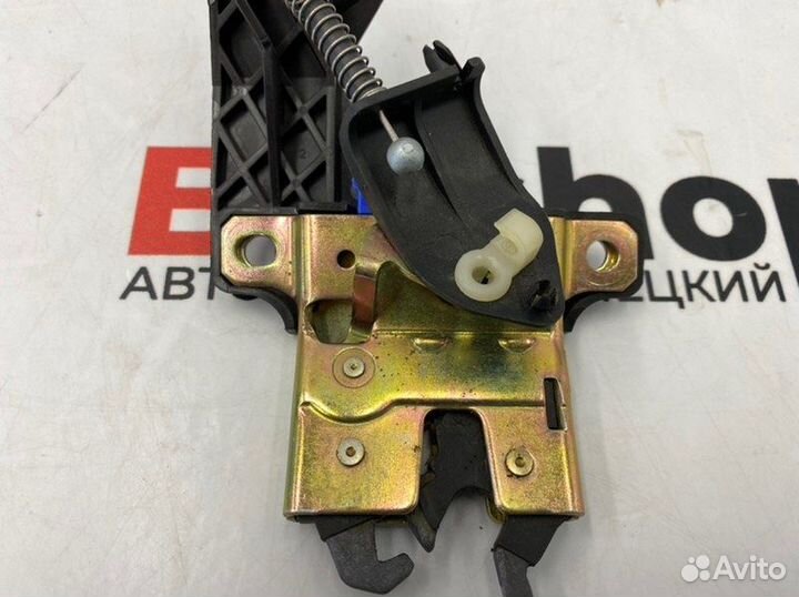 Замок крышки багажника Audi A4 8Е AMB 1.8T 2002