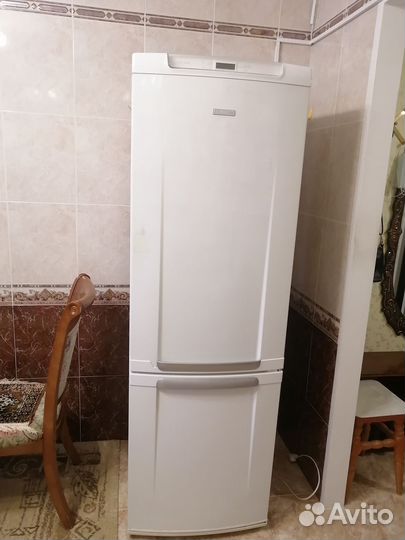Холодильник electrolux