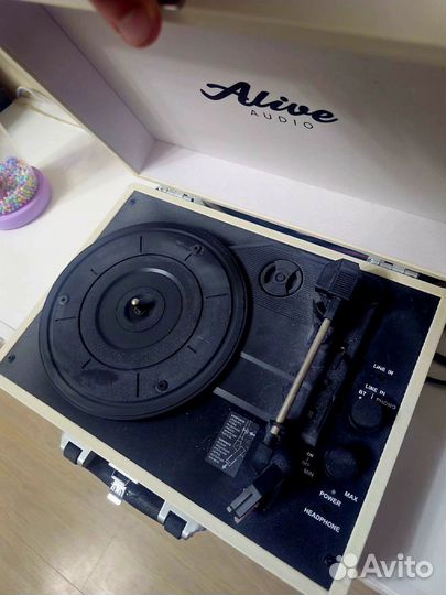 Виниловый проигрыватель glam Alive Audio